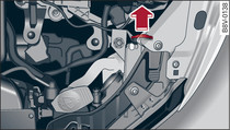 Engine compartment: Removing cover (dipped headlights)