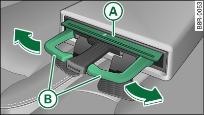 Detail of the rear seat bench: Rear cup holder*