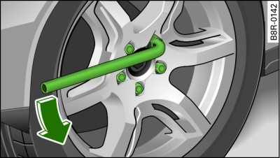 Changing a wheel: Loosening the wheel bolts