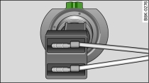 Ampoule avec connecteur : repérage de l'ergot sur le culot de l'ampoule