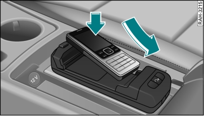 Inserimento del cellulare nell'adattatore