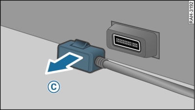 Cabo adaptador: Retirar a tomada desbloqueada do Audi music interface